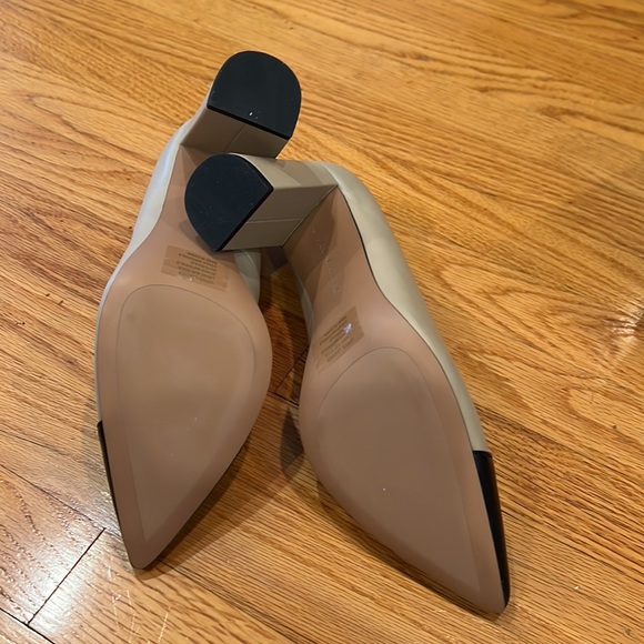 NIB Banana Republic Block Heel Mad - Picture 3 of 4